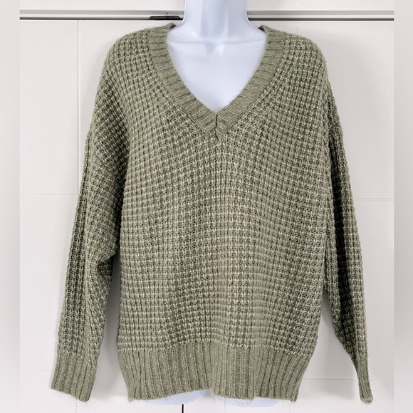 🤩HOST PICK🤩 American Eagle/ Whoa So Cozy/Waffle knit/Oversized sweater/Size US S - Picture 3 of 10